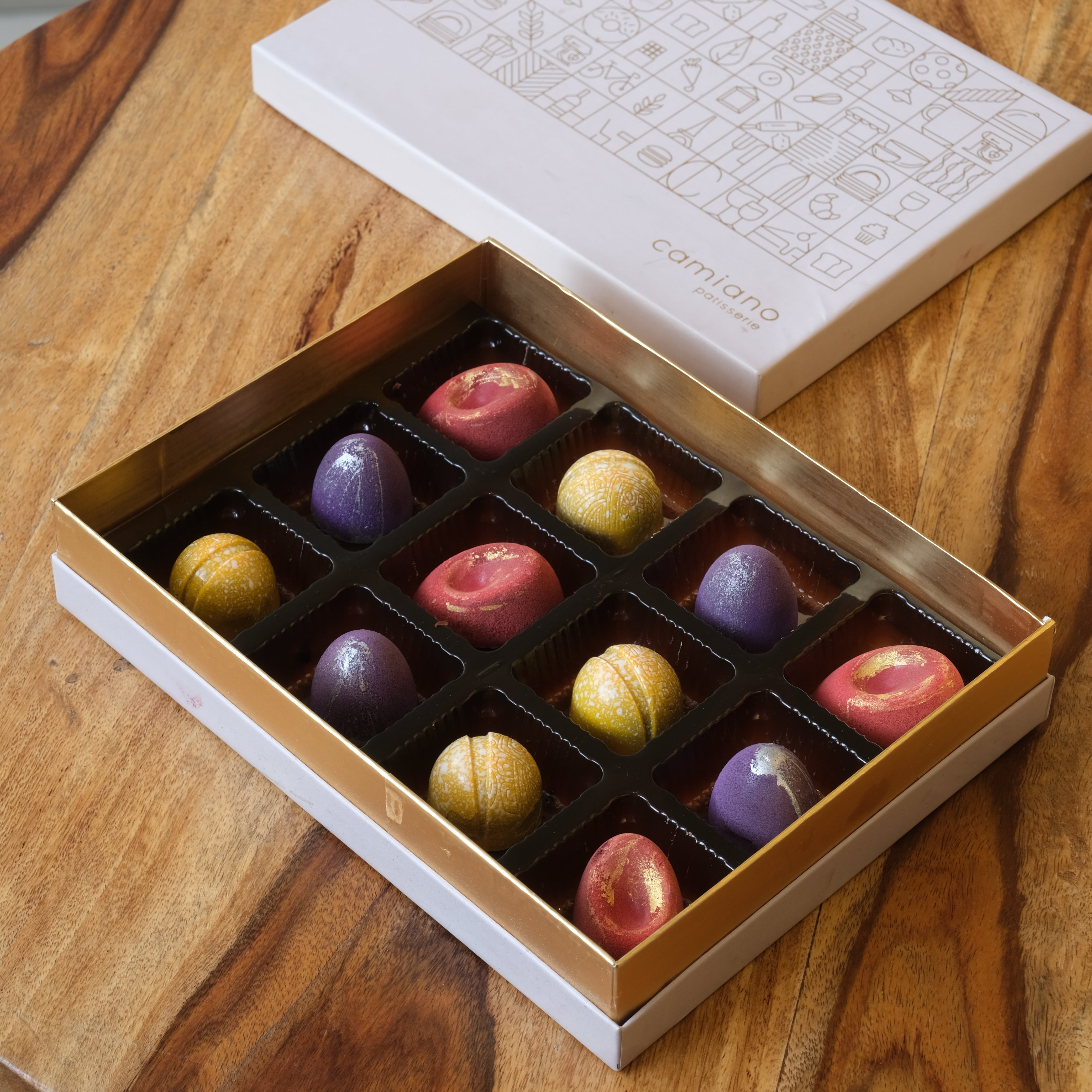 Box of 12 bonbons